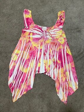 Evogues Butterfly Style Asymmetrical Hem Flowy Tank Top Zara Larson size XL